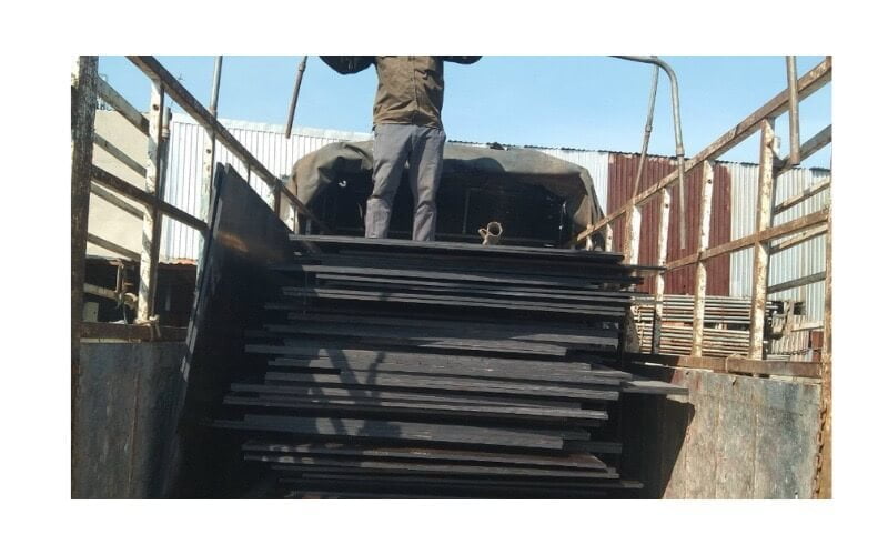 vận chuyển ván ép phủ phim 1220x2440